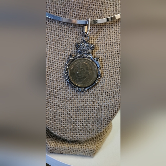 Coin & Crest Pendant On Collar Hoop Necklace - Picture 2 of 2